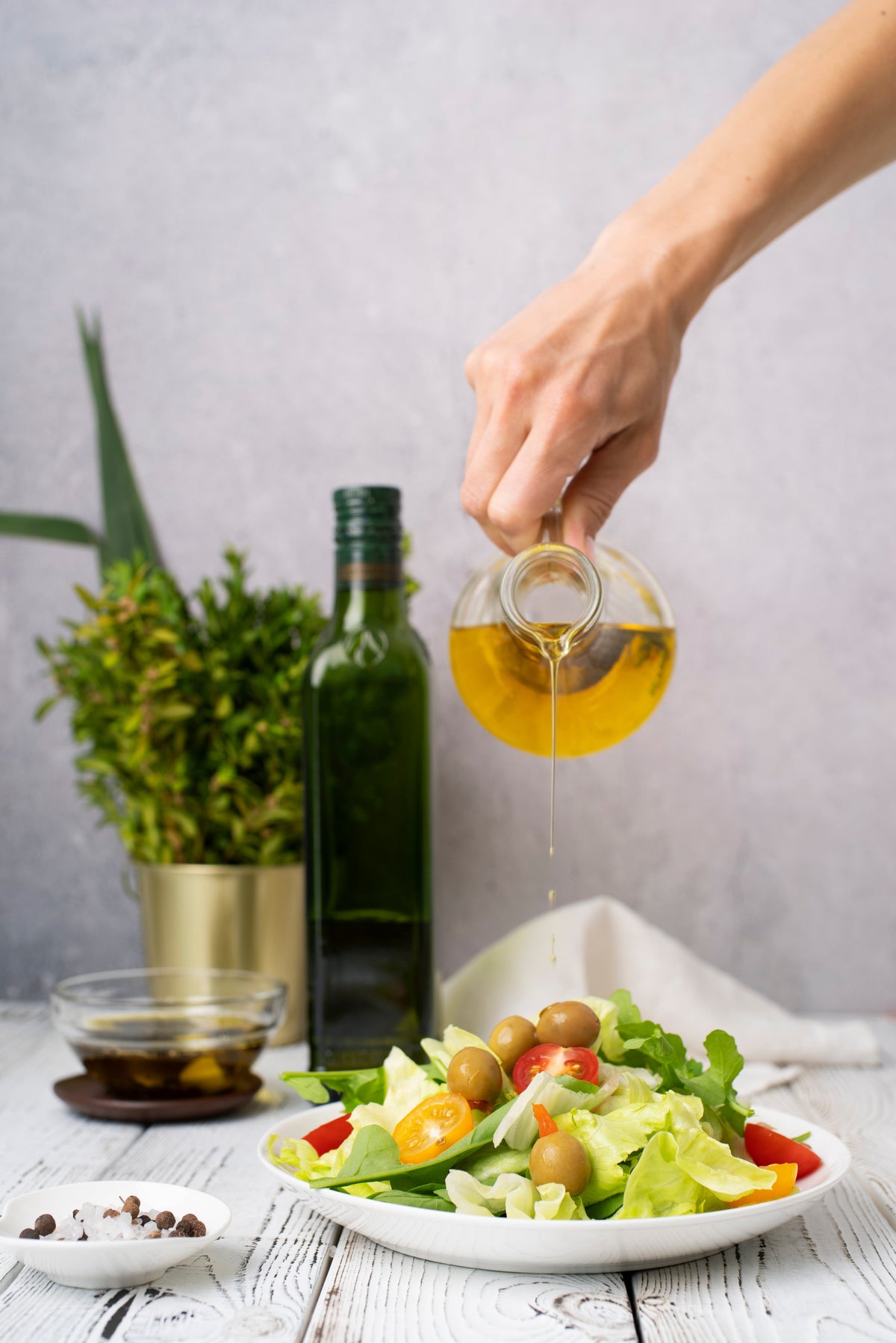 Using Extra Virgin Olive Oil for Frying: Health Tips & Best Practices